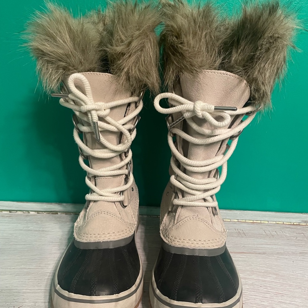 Sorel Joan Of Artic Waterproof Faux Fur Insulated Boot Sz 5.5 Womens Like new